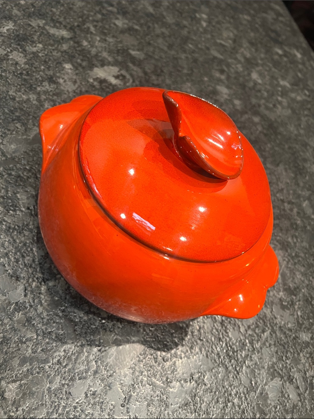 Frankoma 4V 10 Cup Pottery Casserole Dish Flame Red Orange Glaze Leaf Lid